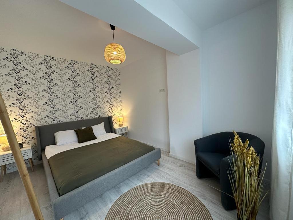 City Center Accommodation 111 Решица Экстерьер фото