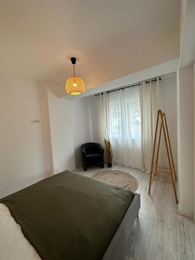 City Center Accommodation 111 Решица Экстерьер фото